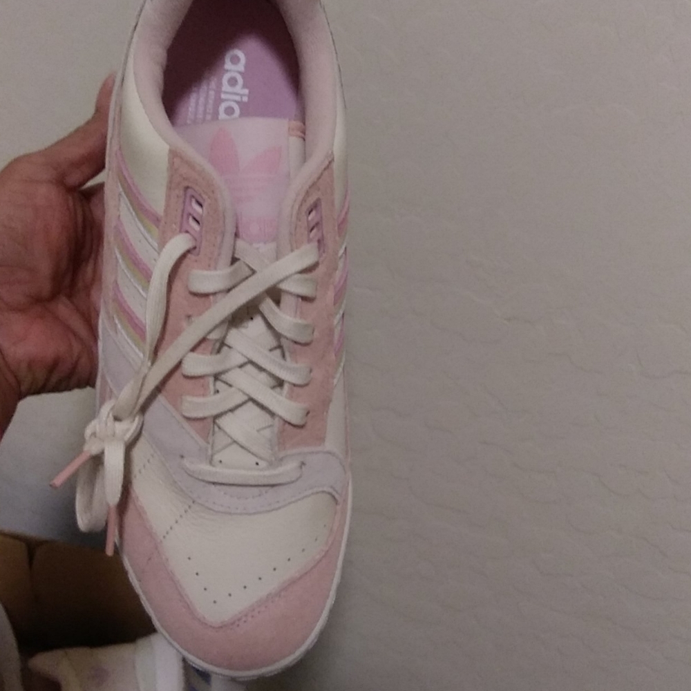 Gymshoes - Picture 4 of 4